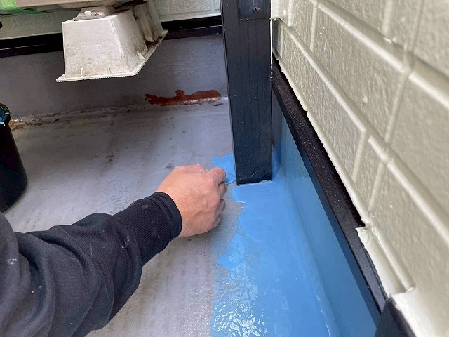 明石市のベランダの細かい部分の作業